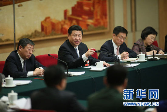 2013年3月5日，中共中央总书记、中共中央军委主席习近平参加十二届全国人大一次会议上海代表团的审议。
