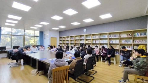 生物教研组召开新学期工作会议