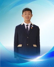 学生会主席 高2424班李嘉涛