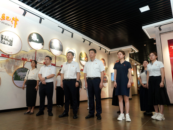 行政一党支部赴永州宁远开展主题党日活动