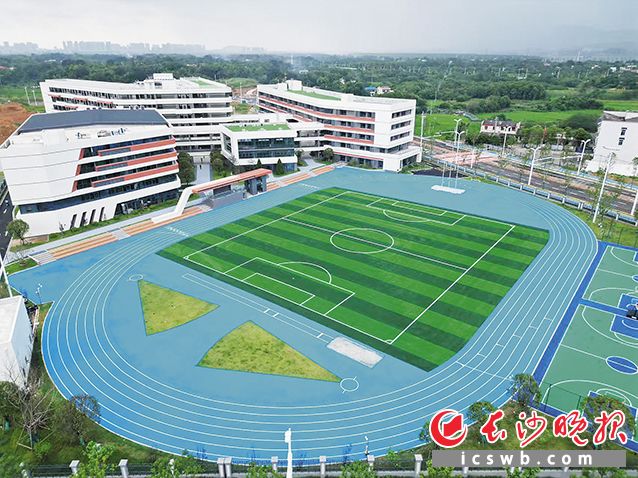 湖南师大附中大泽湖校区初中部将于8月31日迎来首批初一学子。长沙晚报通讯员 张卓 摄