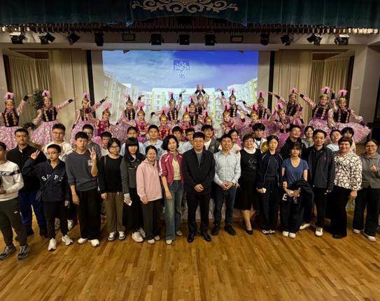 许小平率师生团赴姊妹校俄罗斯喀山第183中学访问交流