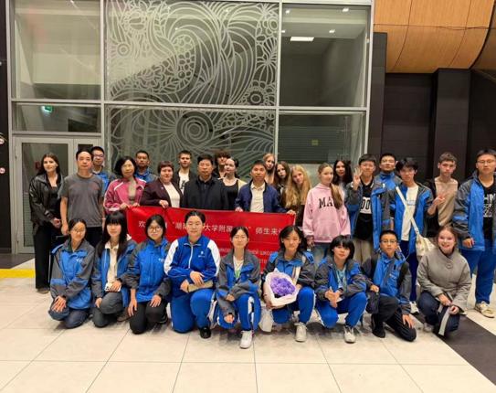 许小平率师生团赴姊妹校俄罗斯喀山第183中学访问交流