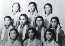 在市青少年宫演出“双抢战歌”