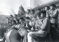 管乐队在校外演出