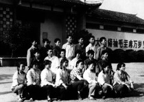 参观雷锋纪念馆