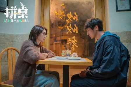 这个湘妹子把葱油拌面、酱爆猪肝拍进电影，伴着辣椒吃